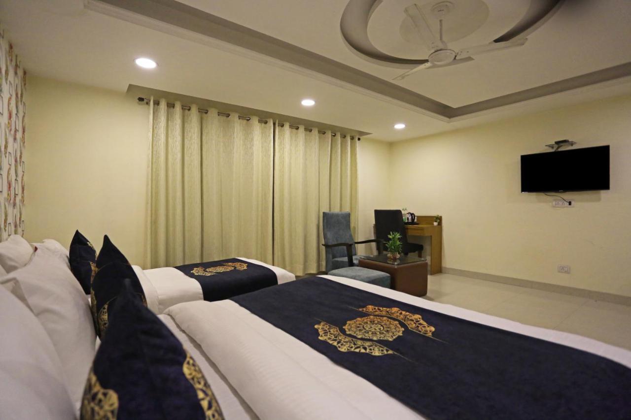 Hotel Grand Suites By D'Capitol Near Delhi Airport نيودلهي المظهر الخارجي الصورة