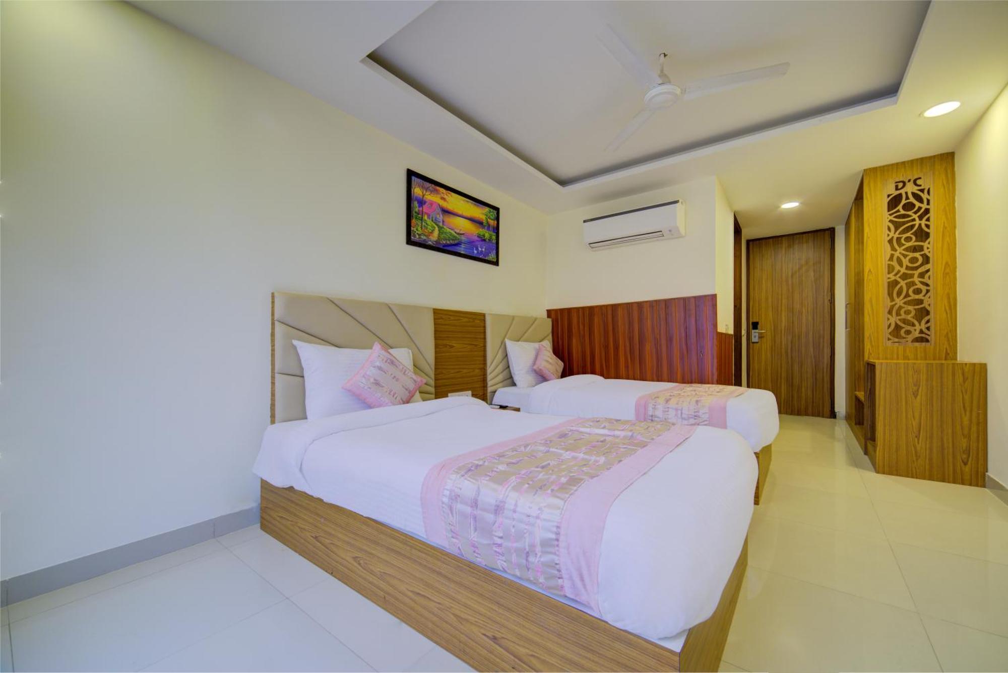 Hotel Grand Suites By D'Capitol Near Delhi Airport نيودلهي المظهر الخارجي الصورة