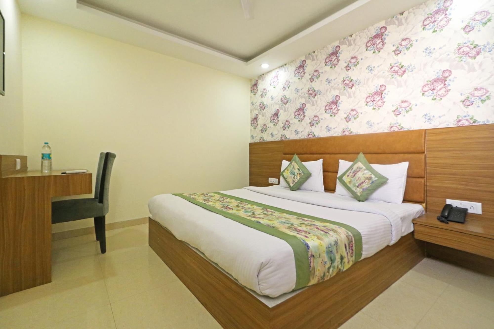 Hotel Grand Suites By D'Capitol Near Delhi Airport نيودلهي المظهر الخارجي الصورة