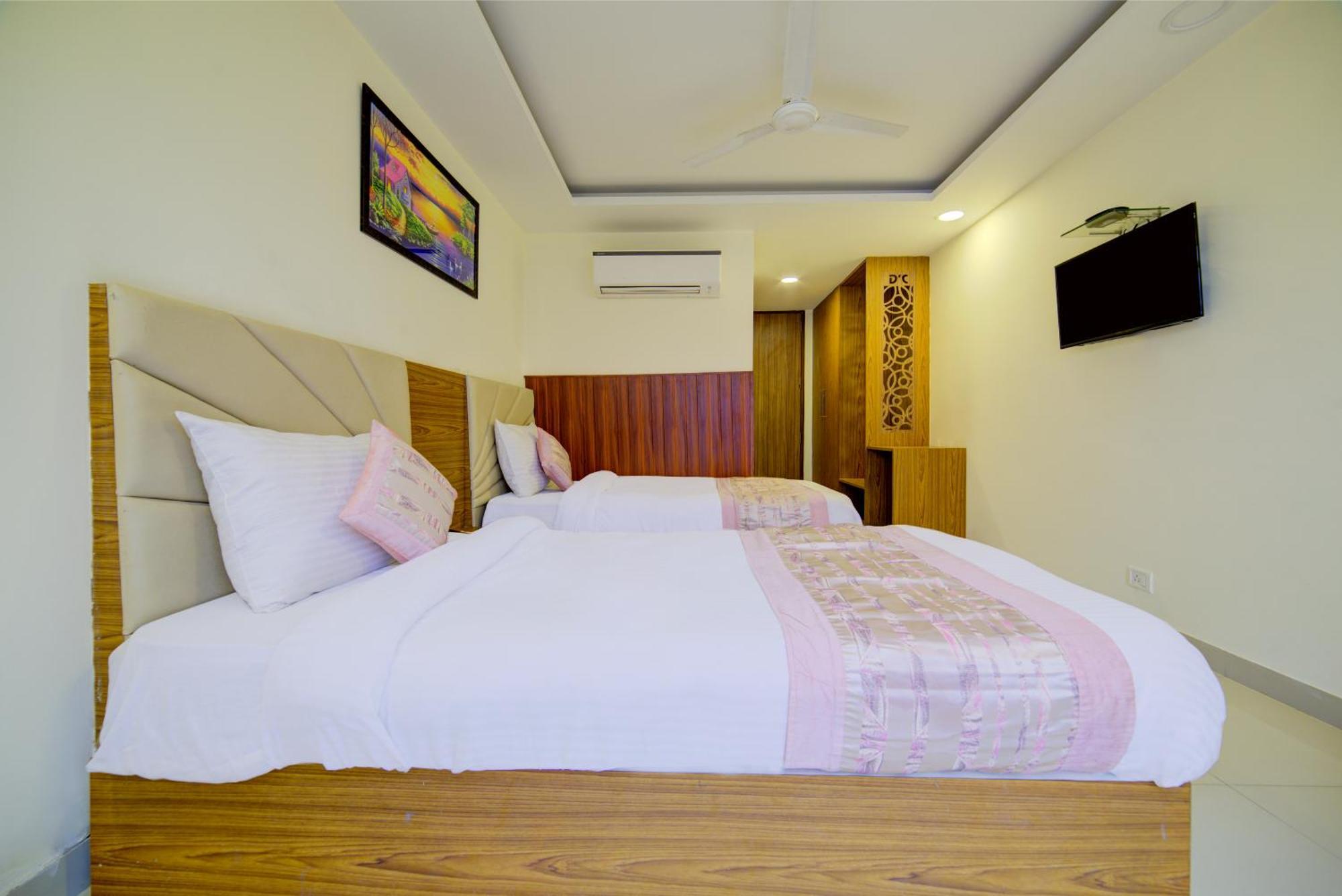 Hotel Grand Suites By D'Capitol Near Delhi Airport نيودلهي المظهر الخارجي الصورة