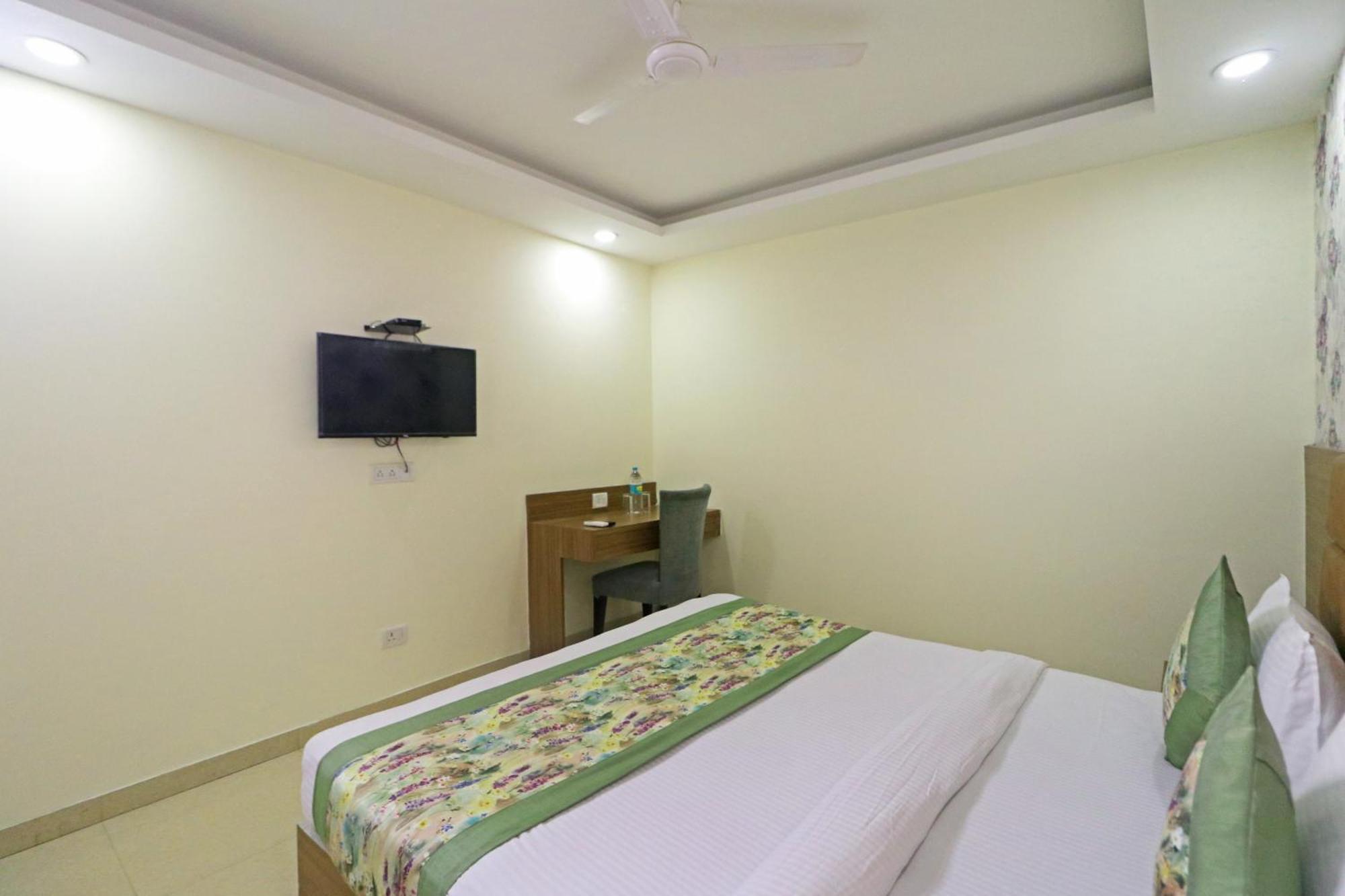 Hotel Grand Suites By D'Capitol Near Delhi Airport نيودلهي المظهر الخارجي الصورة
