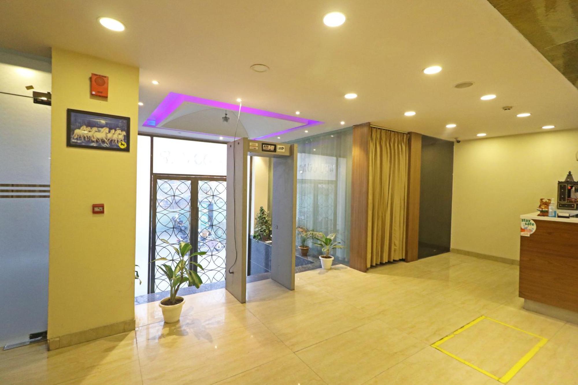 Hotel Grand Suites By D'Capitol Near Delhi Airport نيودلهي المظهر الخارجي الصورة