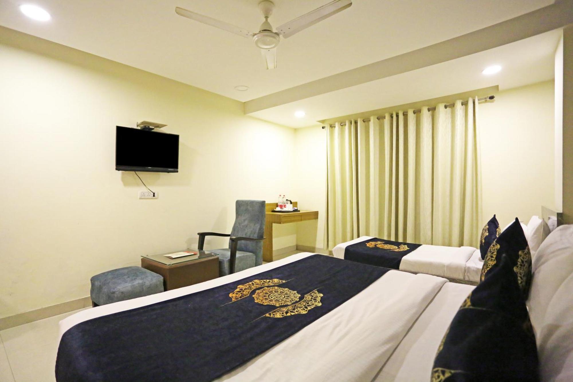 Hotel Grand Suites By D'Capitol Near Delhi Airport نيودلهي المظهر الخارجي الصورة