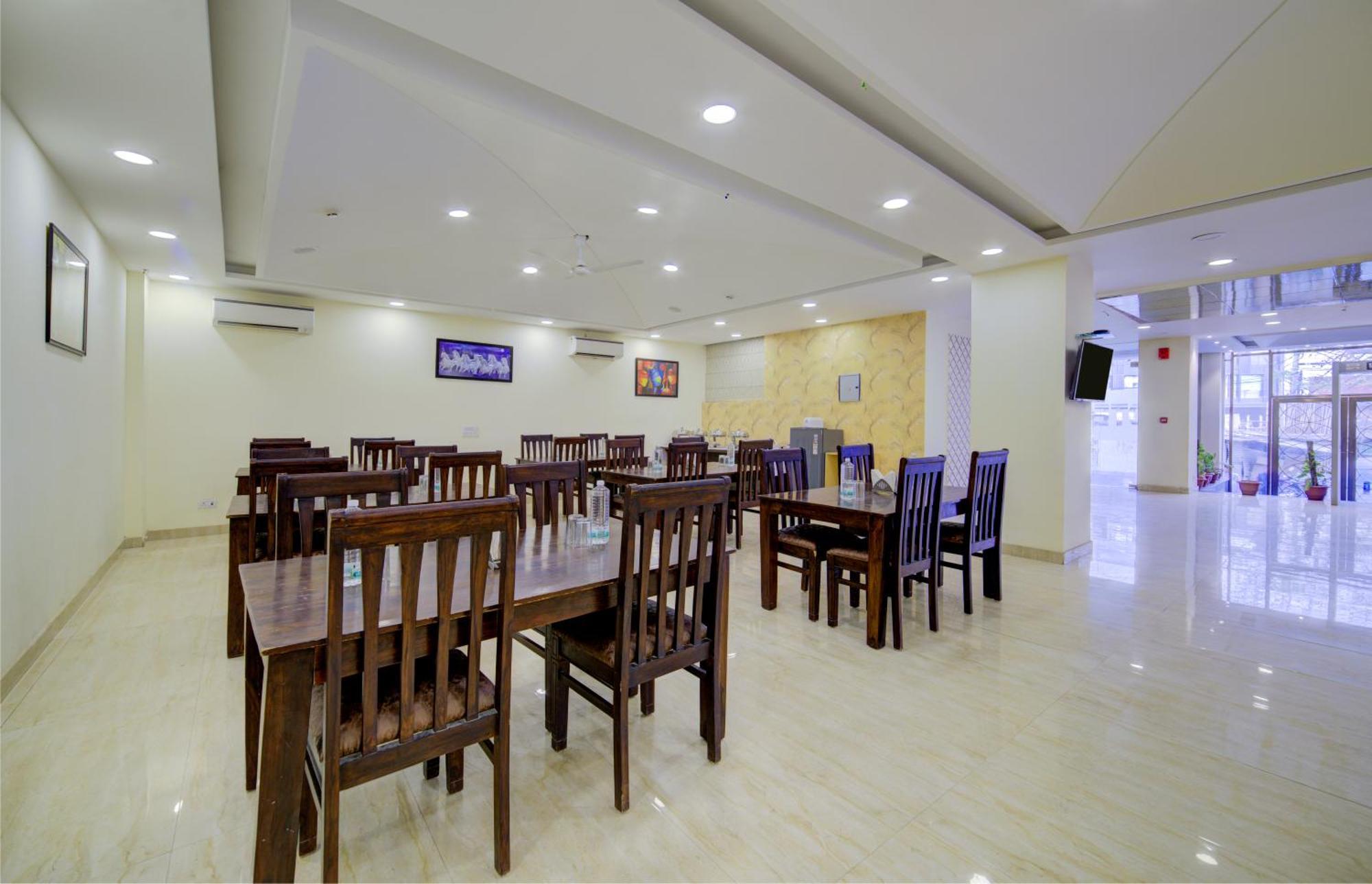 Hotel Grand Suites By D'Capitol Near Delhi Airport نيودلهي المظهر الخارجي الصورة