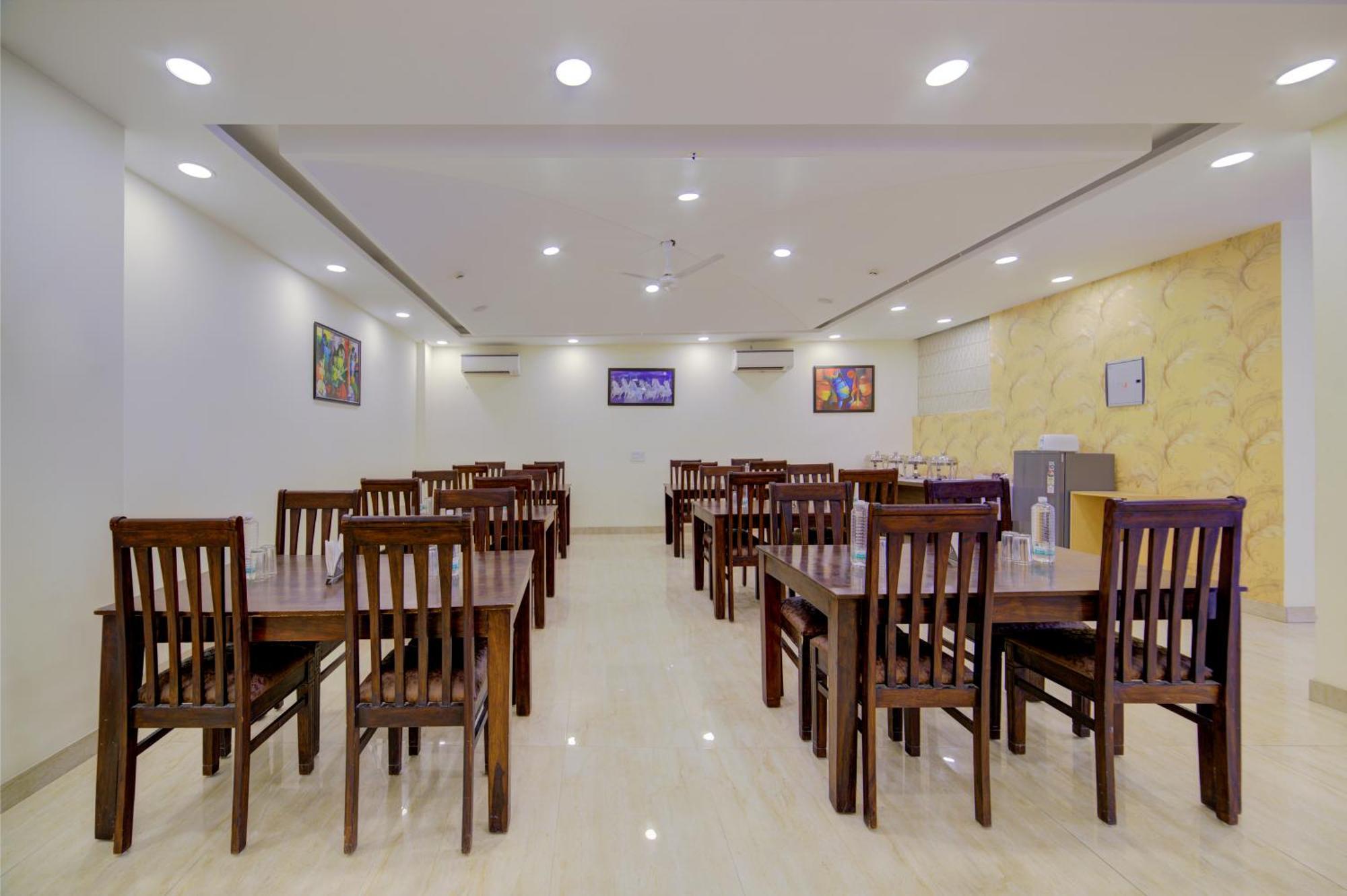 Hotel Grand Suites By D'Capitol Near Delhi Airport نيودلهي المظهر الخارجي الصورة