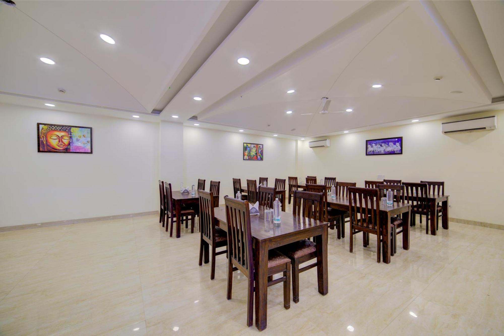 Hotel Grand Suites By D'Capitol Near Delhi Airport نيودلهي المظهر الخارجي الصورة