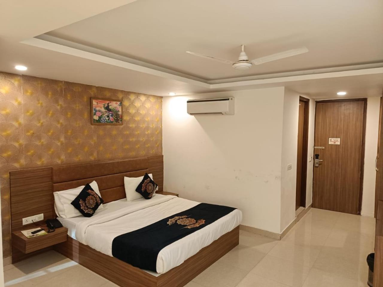 Hotel Grand Suites By D'Capitol Near Delhi Airport نيودلهي المظهر الخارجي الصورة