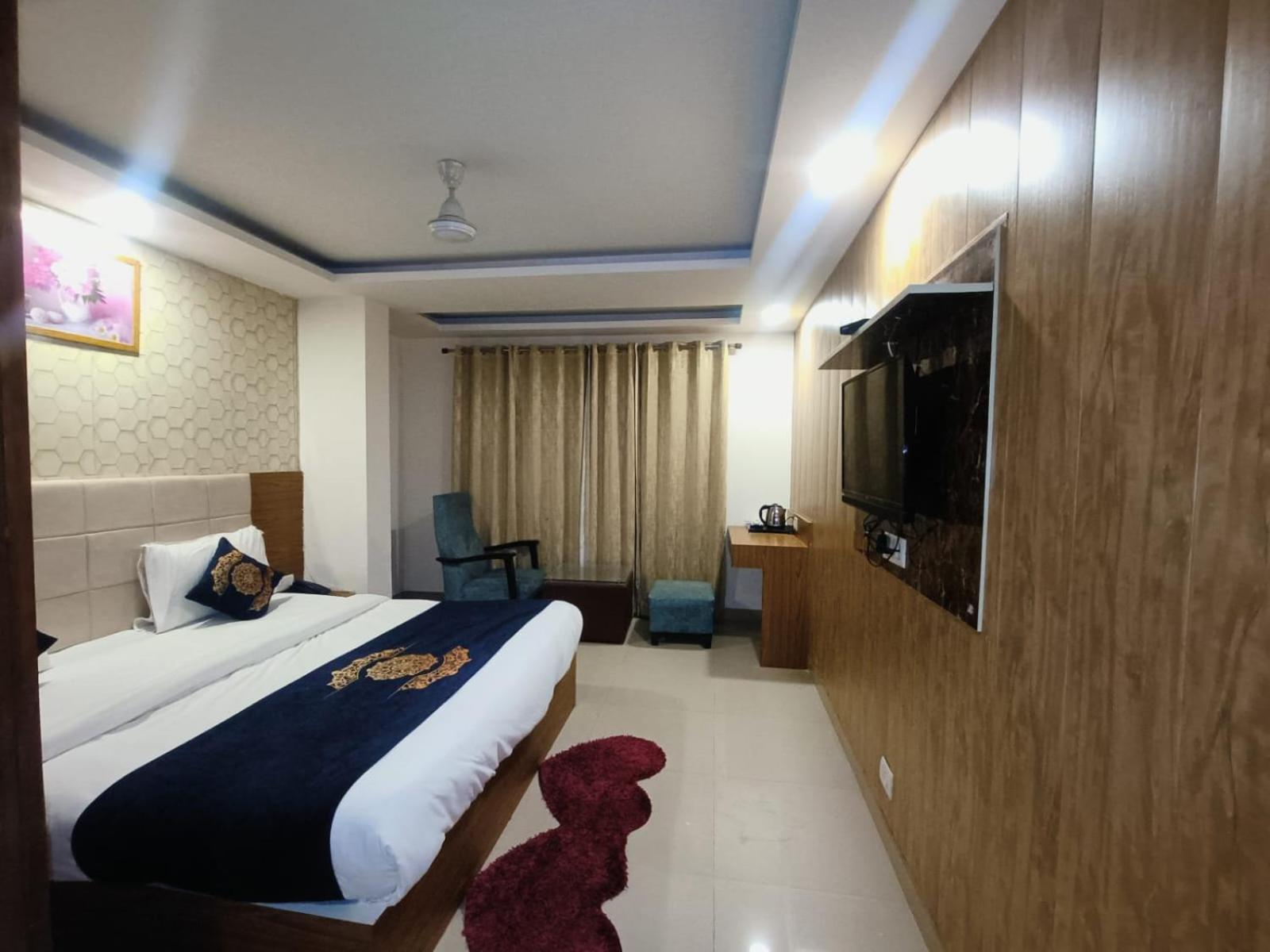 Hotel Grand Suites By D'Capitol Near Delhi Airport نيودلهي المظهر الخارجي الصورة