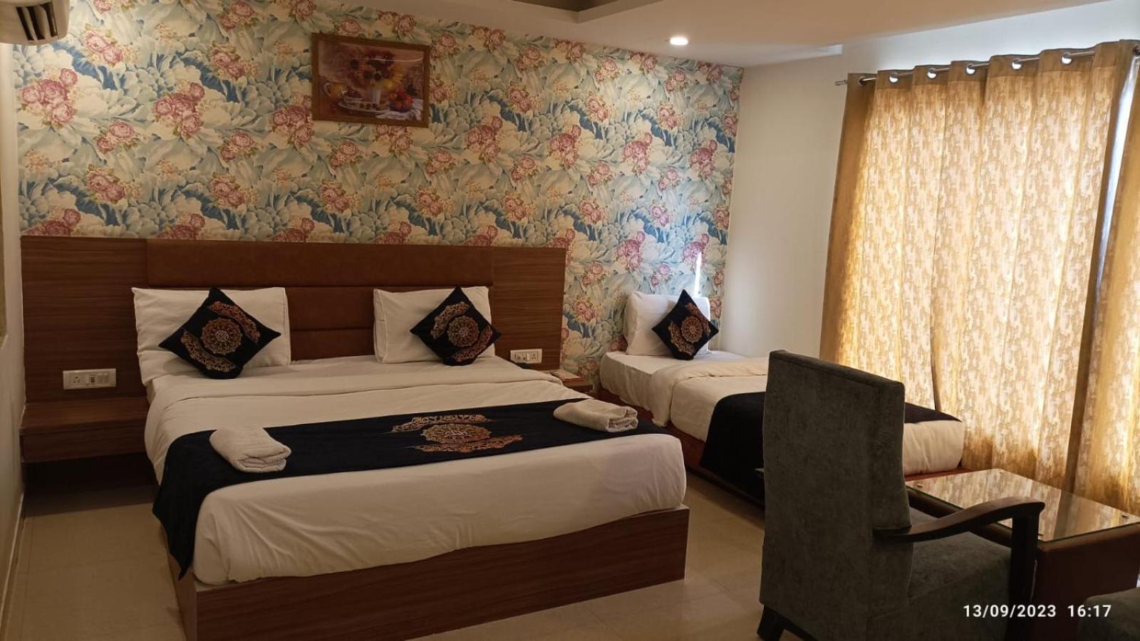 Hotel Grand Suites By D'Capitol Near Delhi Airport نيودلهي المظهر الخارجي الصورة