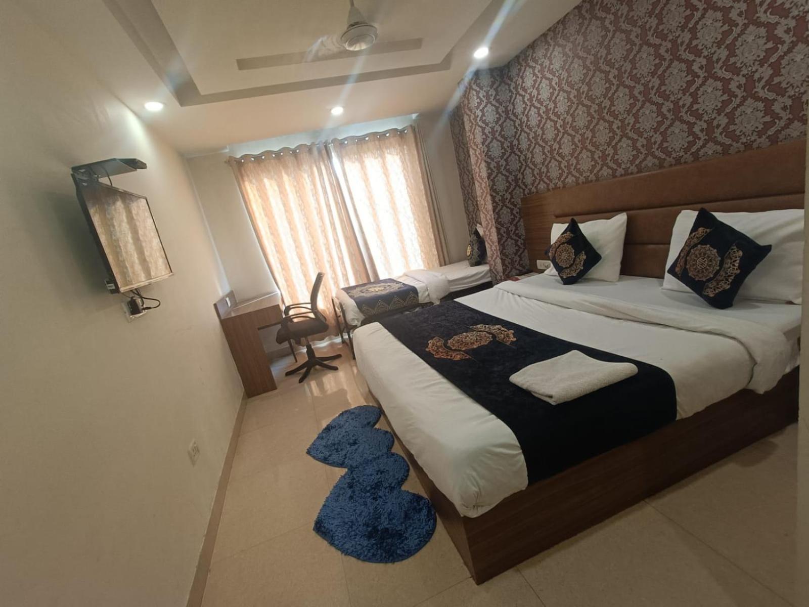Hotel Grand Suites By D'Capitol Near Delhi Airport نيودلهي المظهر الخارجي الصورة