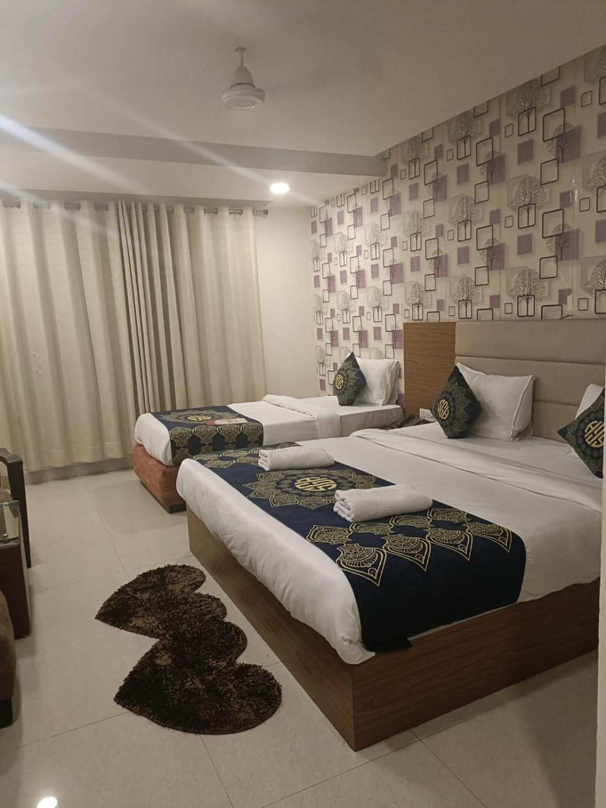 Hotel Grand Suites By D'Capitol Near Delhi Airport نيودلهي المظهر الخارجي الصورة