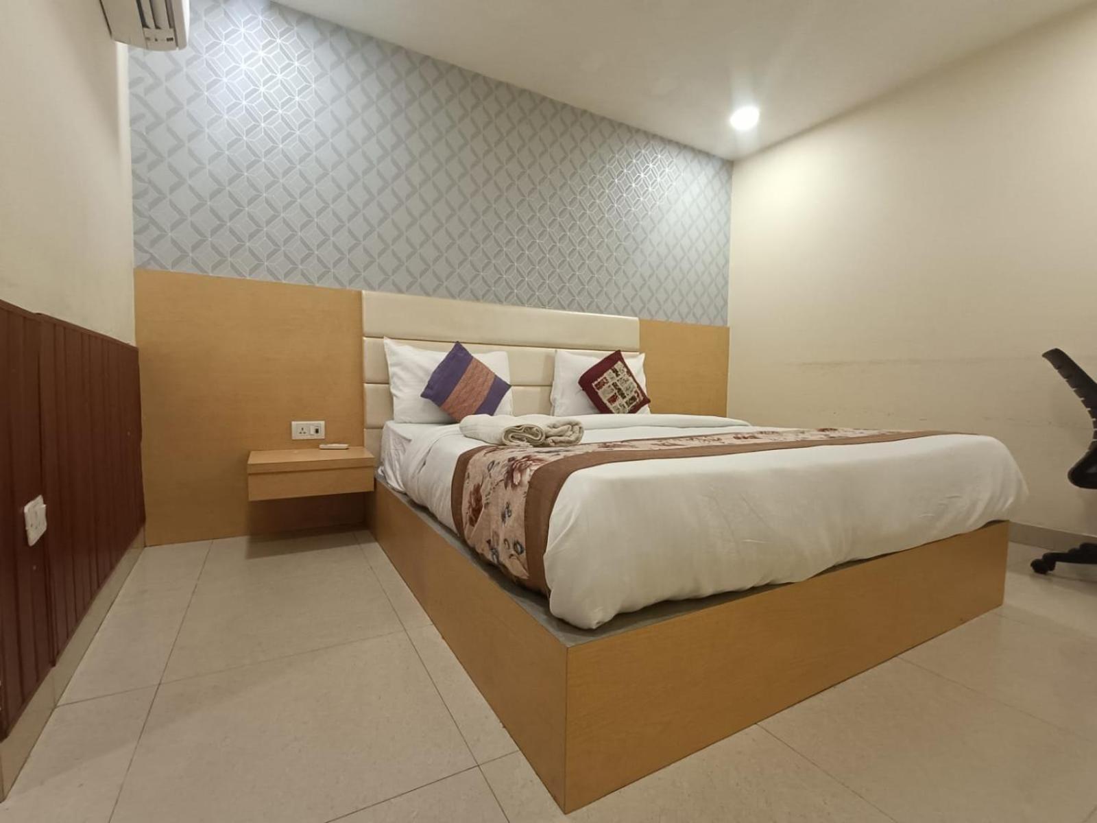 Hotel Grand Suites By D'Capitol Near Delhi Airport نيودلهي المظهر الخارجي الصورة