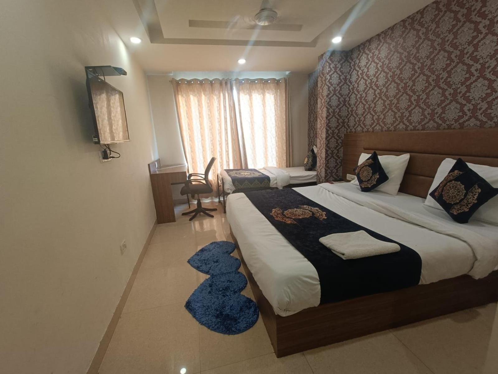Hotel Grand Suites By D'Capitol Near Delhi Airport نيودلهي المظهر الخارجي الصورة