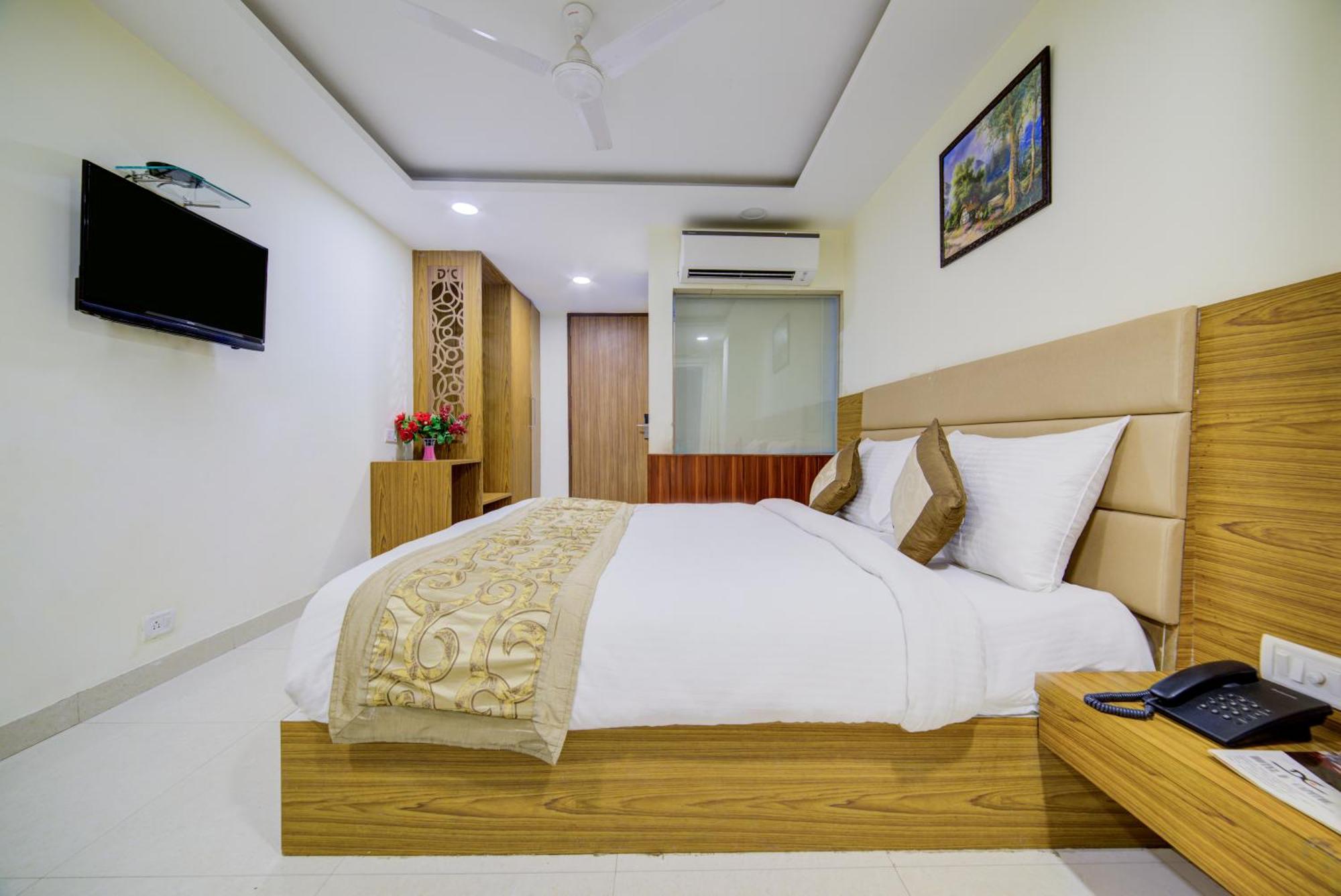 Hotel Grand Suites By D'Capitol Near Delhi Airport نيودلهي المظهر الخارجي الصورة