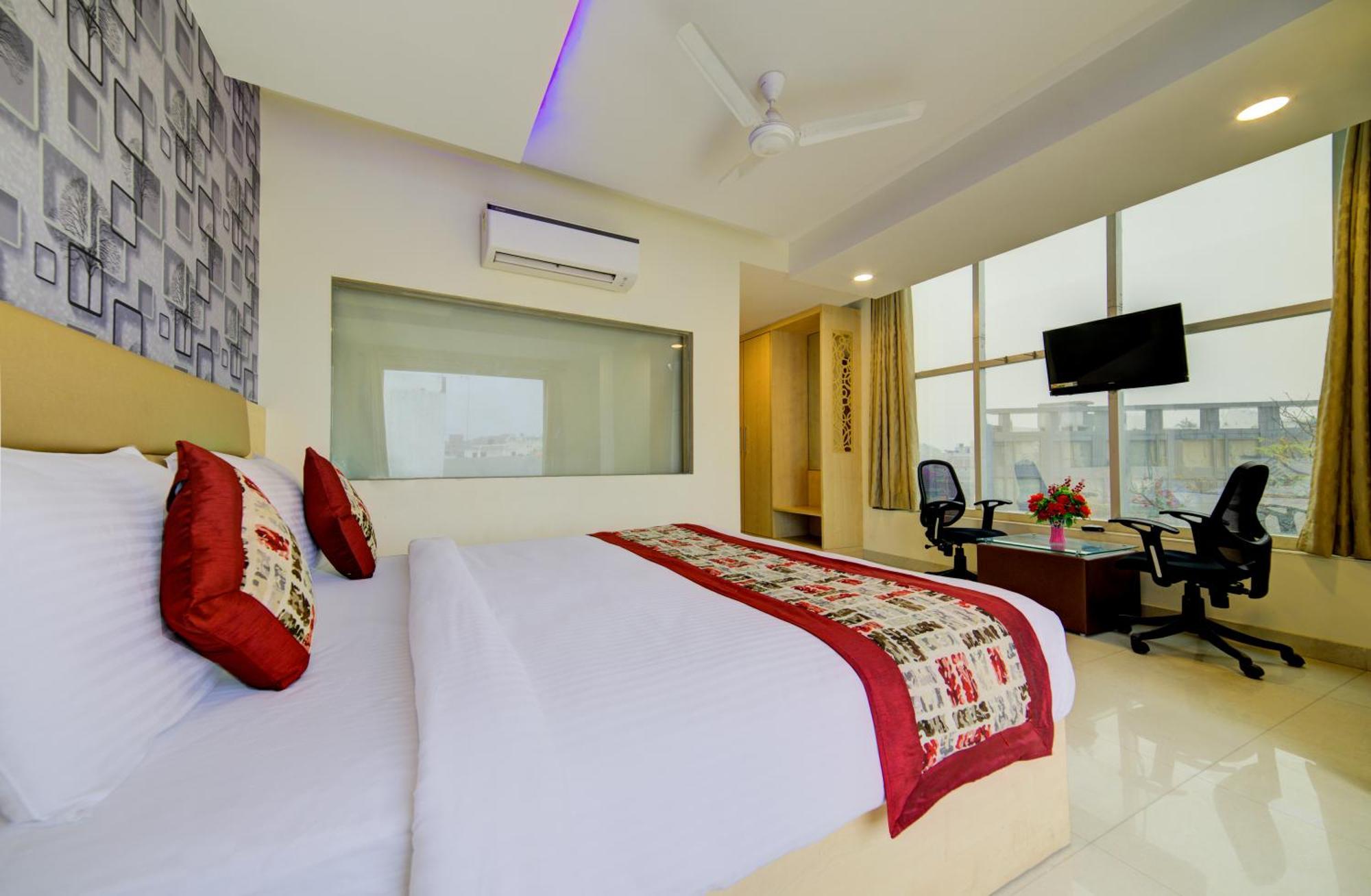 Hotel Grand Suites By D'Capitol Near Delhi Airport نيودلهي المظهر الخارجي الصورة