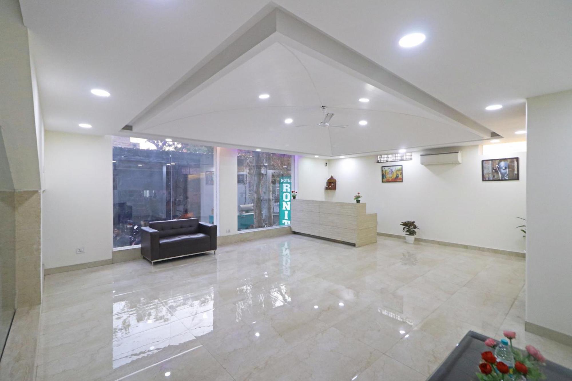 Hotel Grand Suites By D'Capitol Near Delhi Airport نيودلهي المظهر الخارجي الصورة