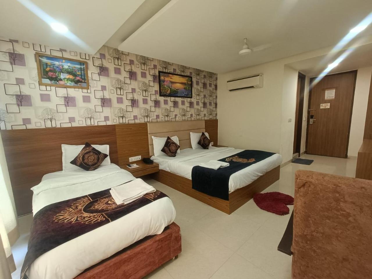 Hotel Grand Suites By D'Capitol Near Delhi Airport نيودلهي المظهر الخارجي الصورة