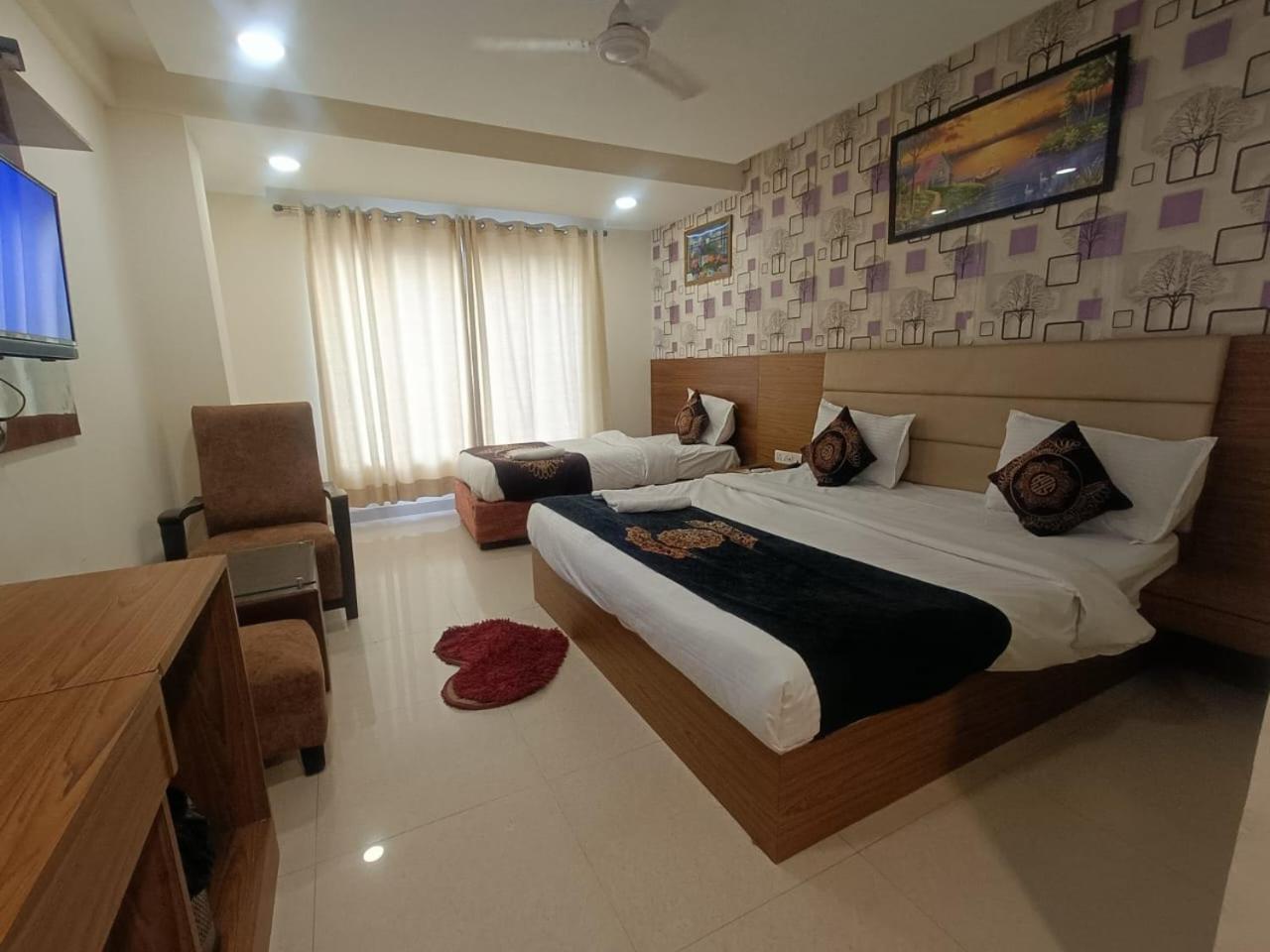 Hotel Grand Suites By D'Capitol Near Delhi Airport نيودلهي المظهر الخارجي الصورة