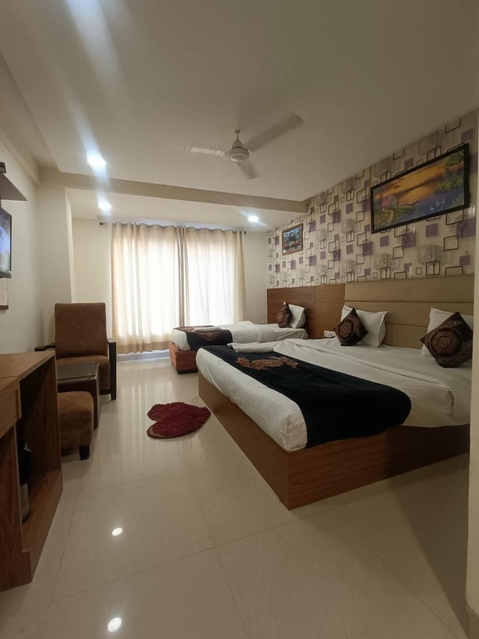 Hotel Grand Suites By D'Capitol Near Delhi Airport نيودلهي المظهر الخارجي الصورة