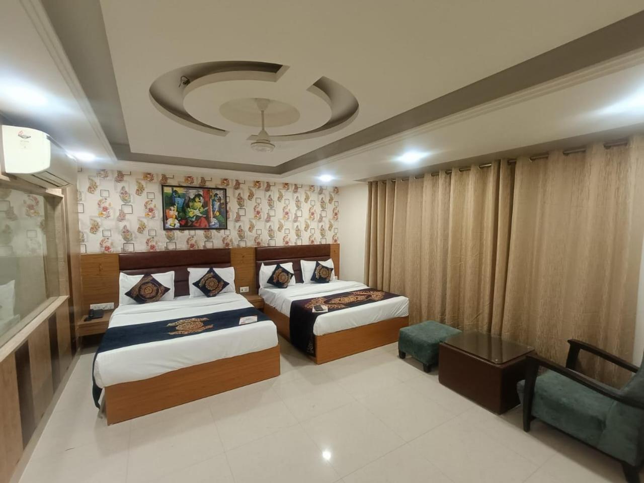Hotel Grand Suites By D'Capitol Near Delhi Airport نيودلهي المظهر الخارجي الصورة