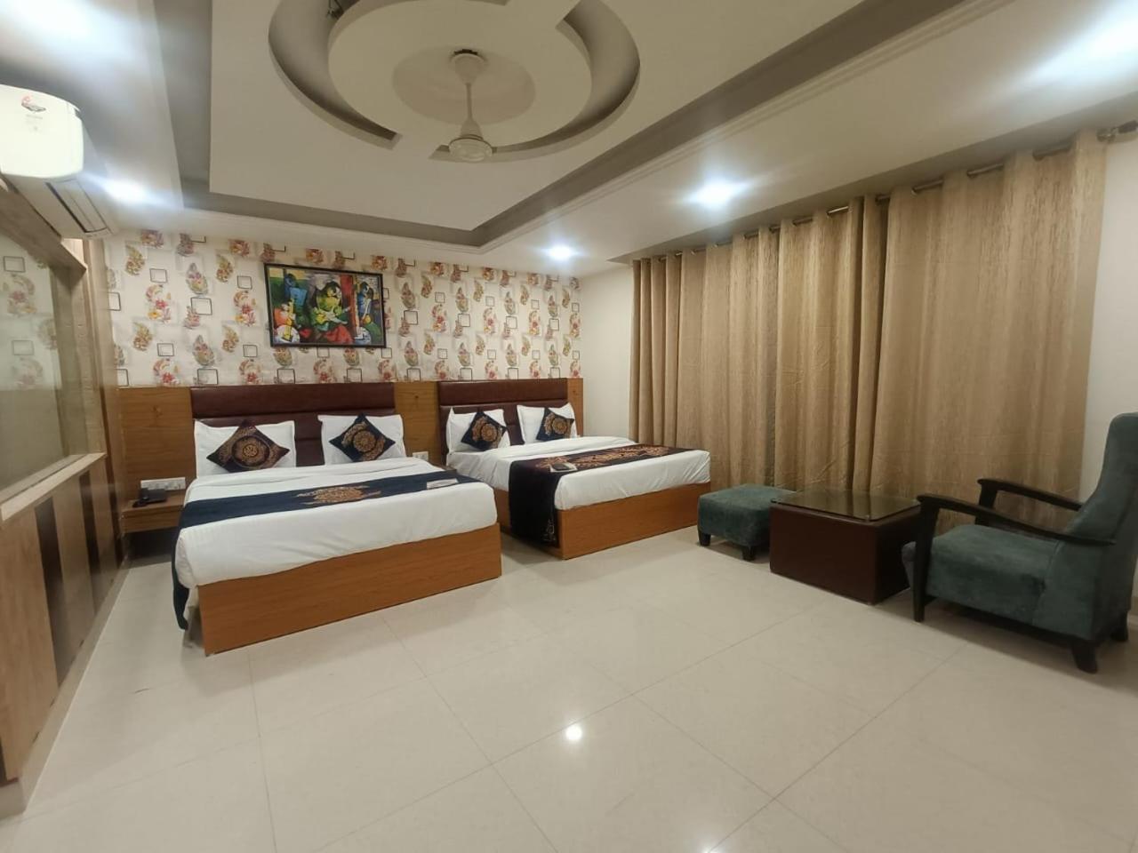 Hotel Grand Suites By D'Capitol Near Delhi Airport نيودلهي المظهر الخارجي الصورة