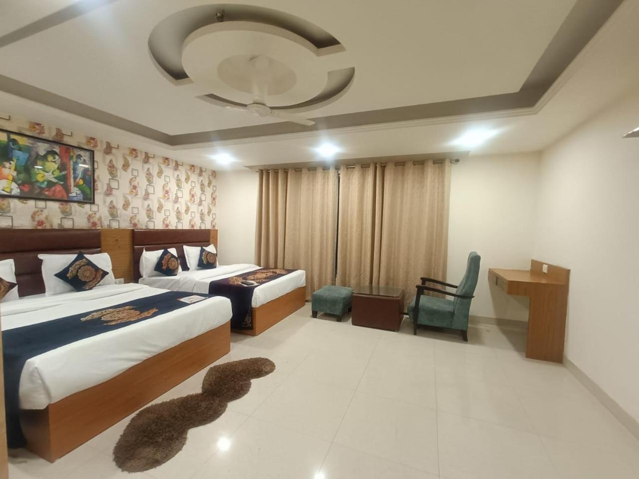 Hotel Grand Suites By D'Capitol Near Delhi Airport نيودلهي المظهر الخارجي الصورة