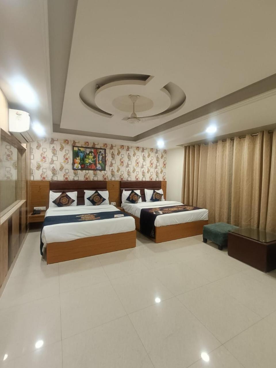 Hotel Grand Suites By D'Capitol Near Delhi Airport نيودلهي المظهر الخارجي الصورة